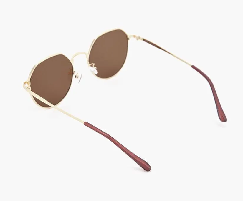 Chic Brown Sunglasses with Metal Frame - UV400 Protection and Stylish Design