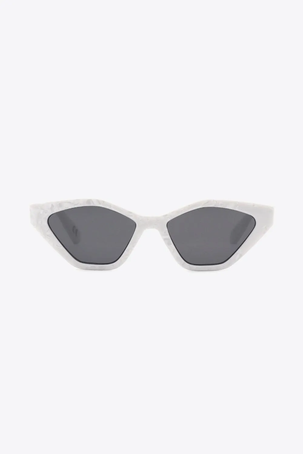 Chic Cat Eye Sunglasses with UV400 Protection and Durable Polycarbonate Frame
