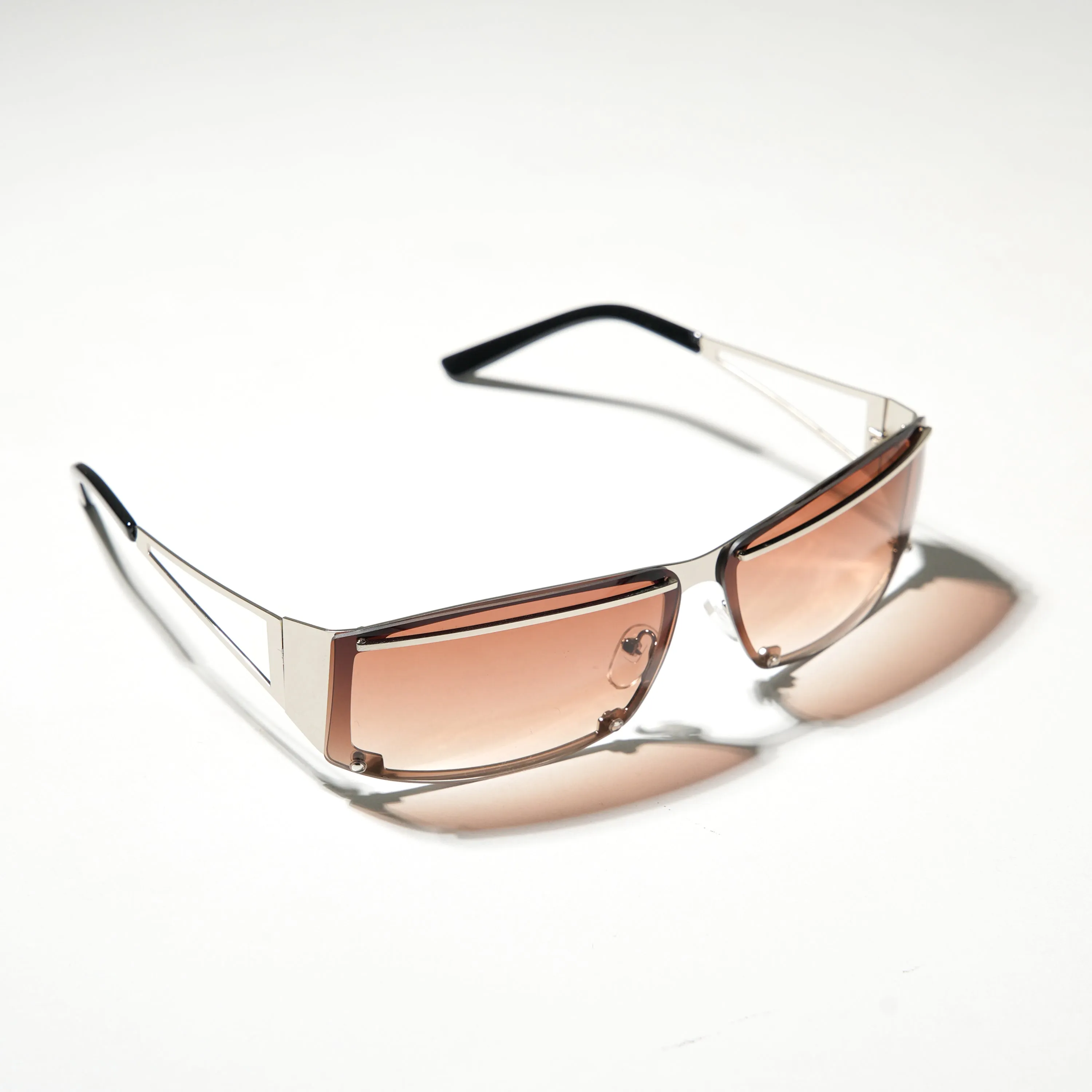 Chokore Hollow Metallic Wrap-around Sunglasses (Brown)