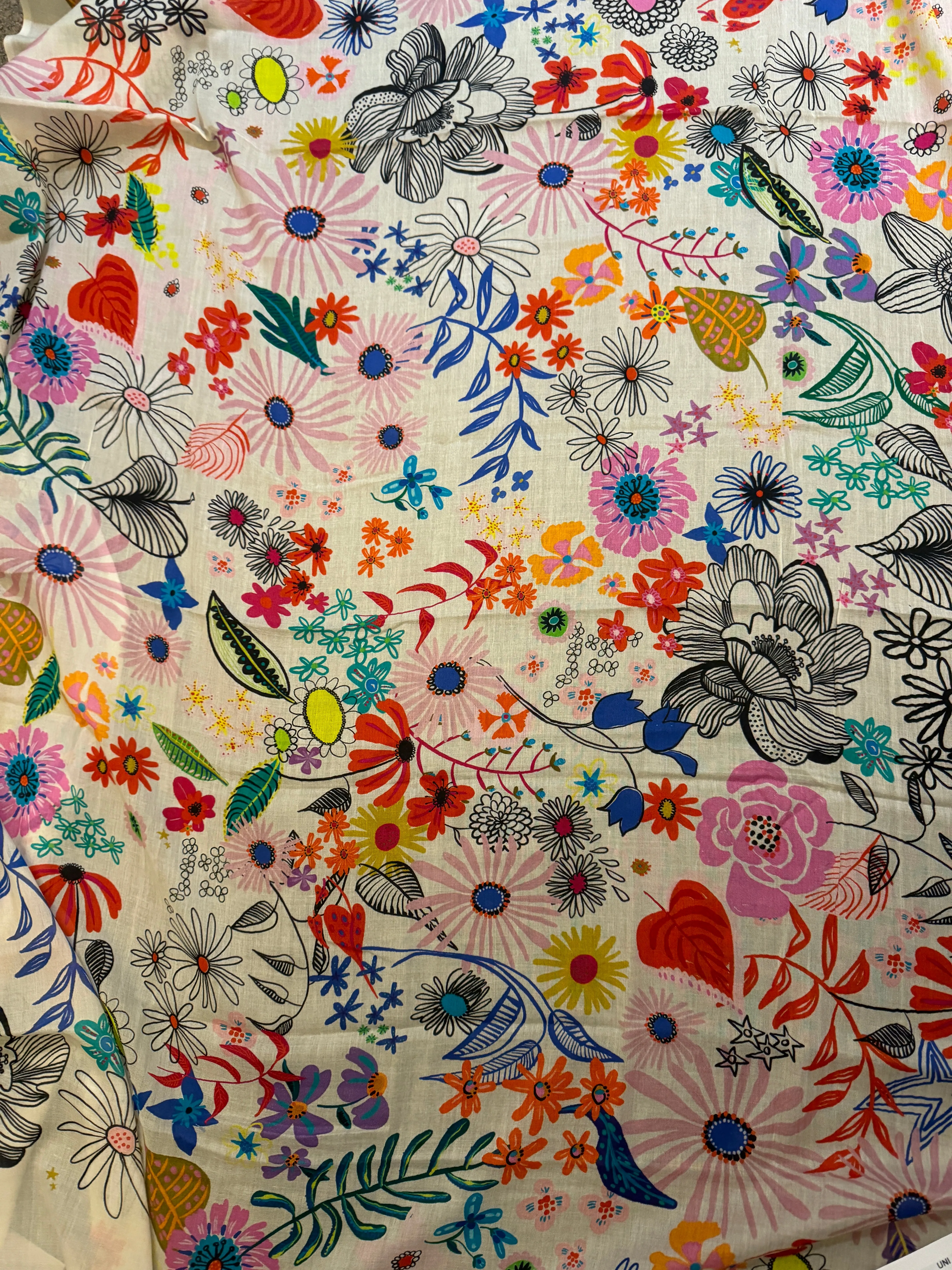 Vilagallo Scarf Drawing Flowers